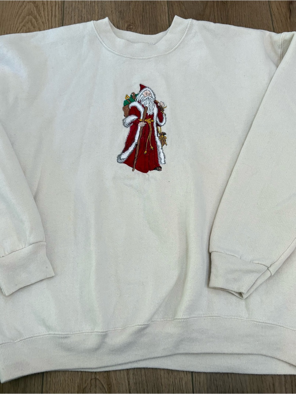 Vintage 90s Santa Embroidered Crewneck Sweatshirt Beige Cream XL